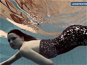 demonstrating bright titties underwater makes everyone insane